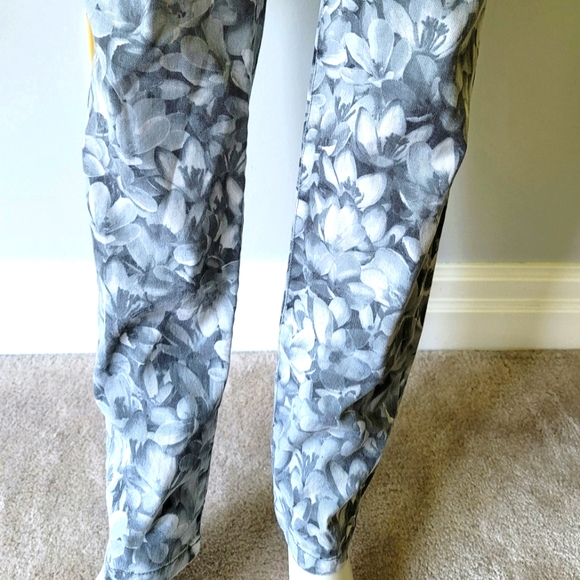Michael Kors Wildflower Skinny Jeans Size 10 - Picture 10 of 12